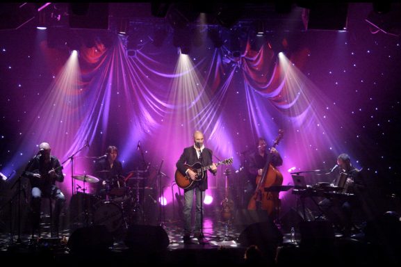 Vincent BAGUIAN ( Lumières et Scénographie Vincent Mongourdin )