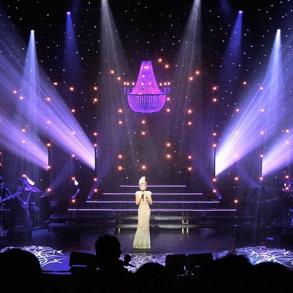 Arielle Dombasle Tour